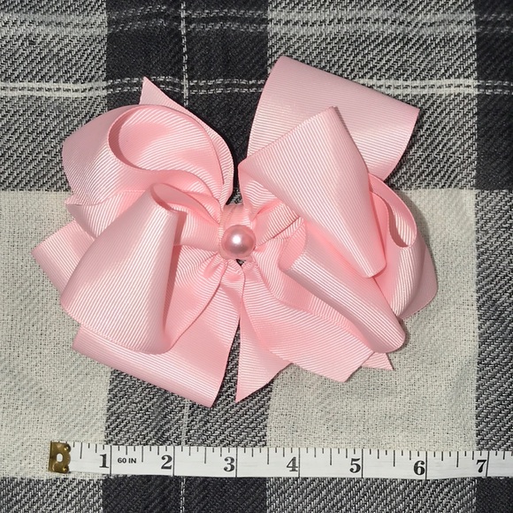 Bow Clip and Socks - Picture 2 of 3